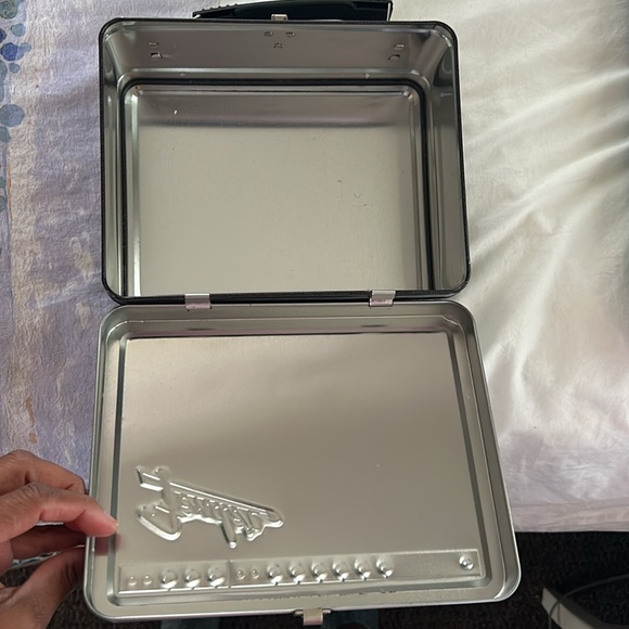 Adorable Fender metal retro lunchbox - Picture 3 of 6